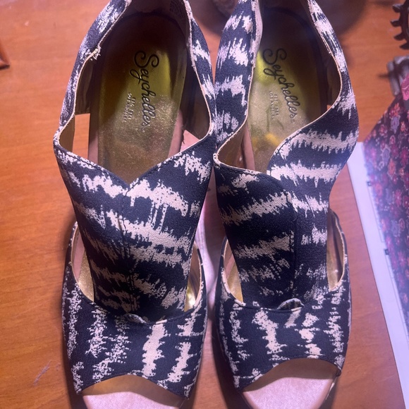 Seychelles wedges - Picture 1 of 2